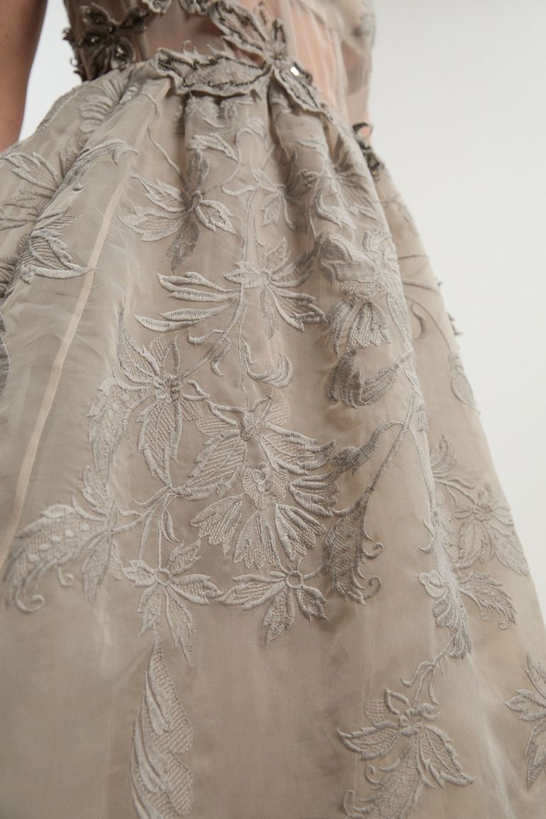 فستان كارين ميلين شيفون ميداكسي على شكل حرف A | ملابس | فساتين | Premium Dresses فستان كارين ميلين شيفون ميداكسي على شكل حرف A | ملابس | فساتين | Premium Dresses