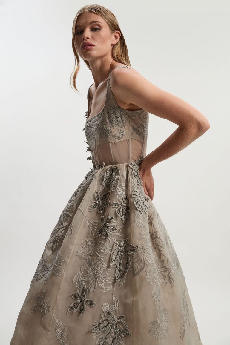 فستان كارين ميلين شيفون ميداكسي على شكل حرف A | ملابس | فساتين | Premium Dresses فستان كارين ميلين شيفون ميداكسي على شكل حرف A | ملابس | فساتين | Premium Dresses