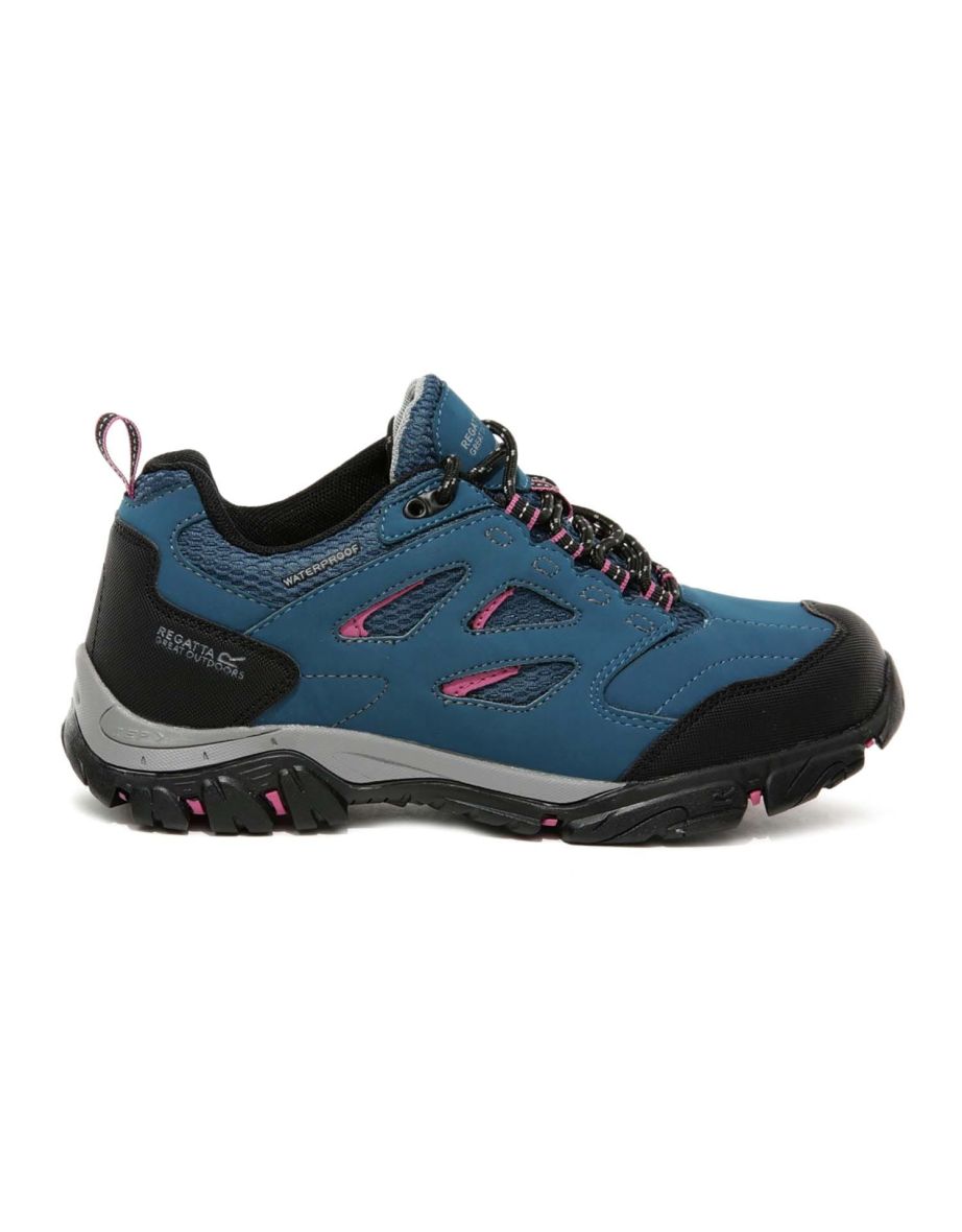 Women's Regatta Holcombe Waterproof Low Walking Shoes in Black