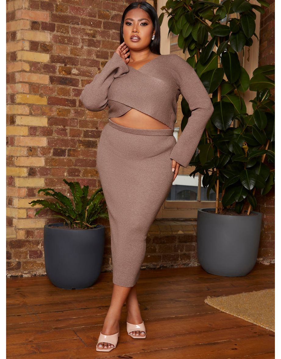 Shop Plus Size Rib Knit Midi Skirt in Mocha Online in Bahrain VogaCloset