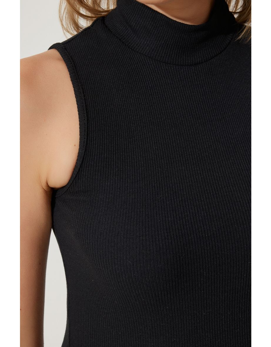 Blouse - Black - Fitted - 9