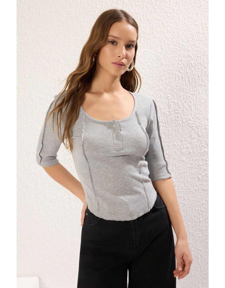 Grey Melange Fitted/Body-Sit Pool Collar Snap Button Elastic Knitted Blouse