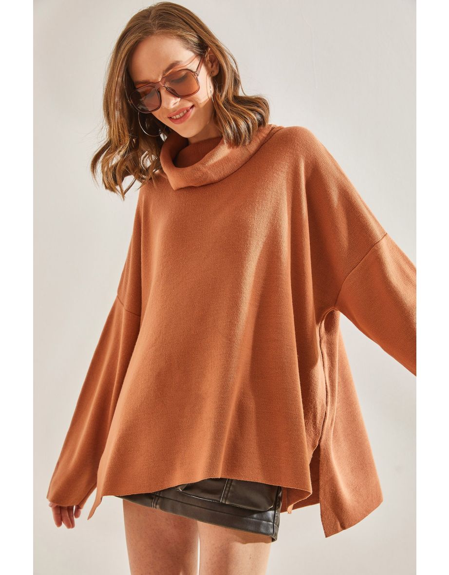 Women's Oversize Side Slit Turtleneck Sweater