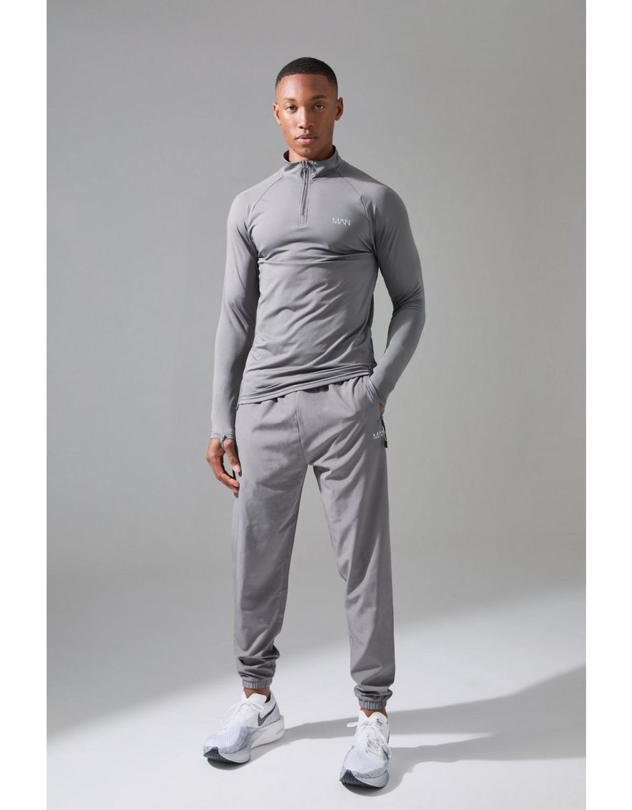 Man Active Quarter Zip and Jogger Tracksuit