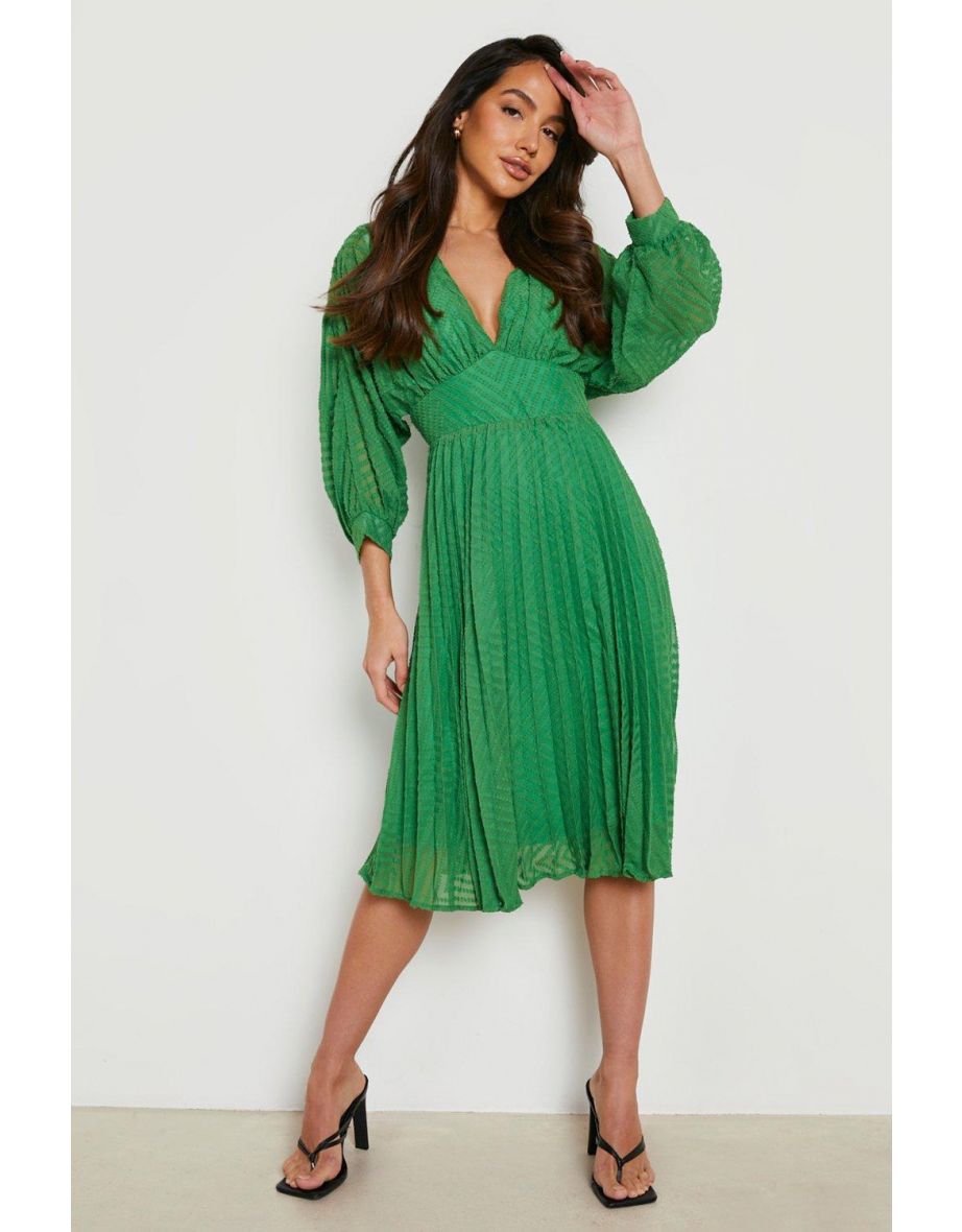 Buy Boohoo Midi Dresses in Saudi, UAE, Kuwait and Qatar | VogaCloset