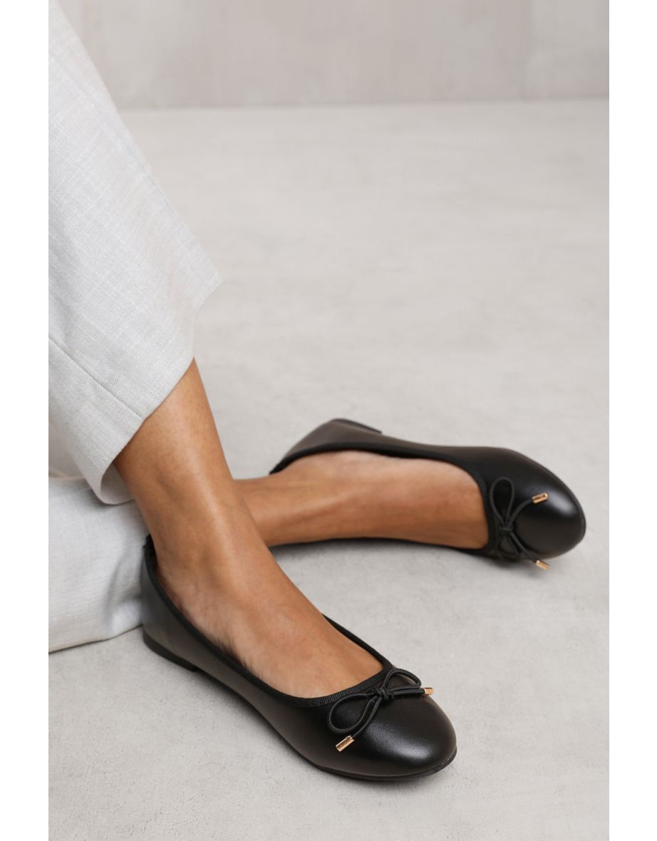BEXLEY SLIP ON FLAT PUMPS IN BLACK