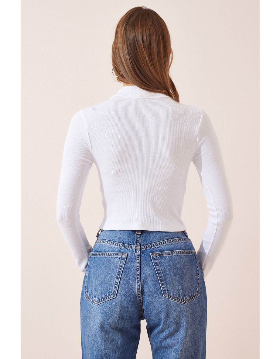 Women's White Corduroy Turtleneck Crop Knitted Blouse - 3