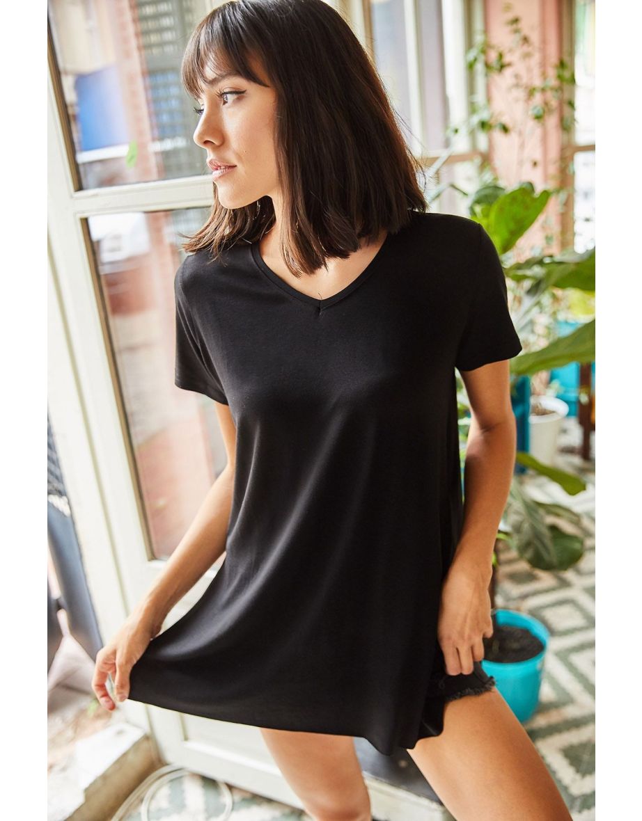 Women's Black V-Neck Side Slit Flowy Loose T-Shirt