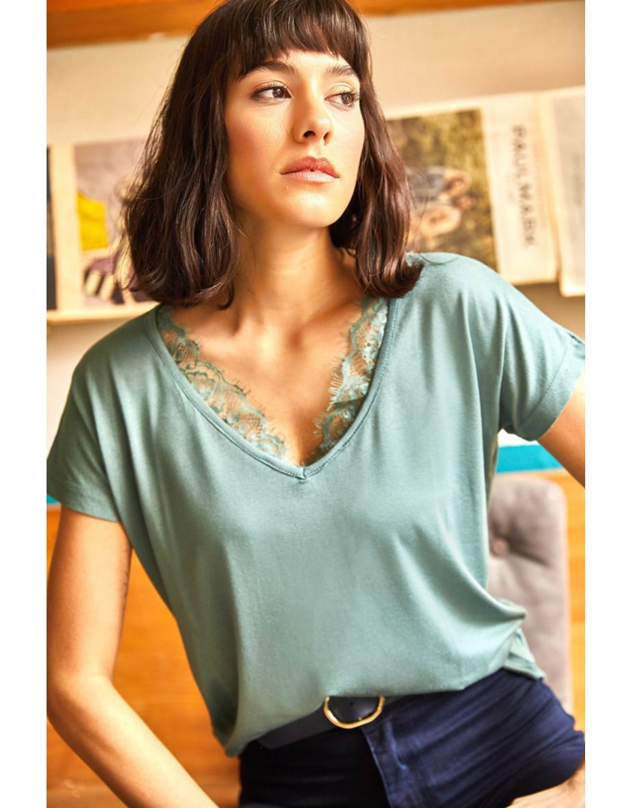 Women's Mint Green Collar Lace Loose Viscose Blouse