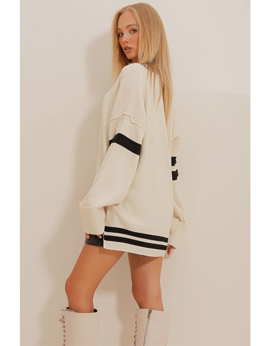 Women's Cream V-Neck Stripe Block Slits in the Sides Oversize Sweater - 5