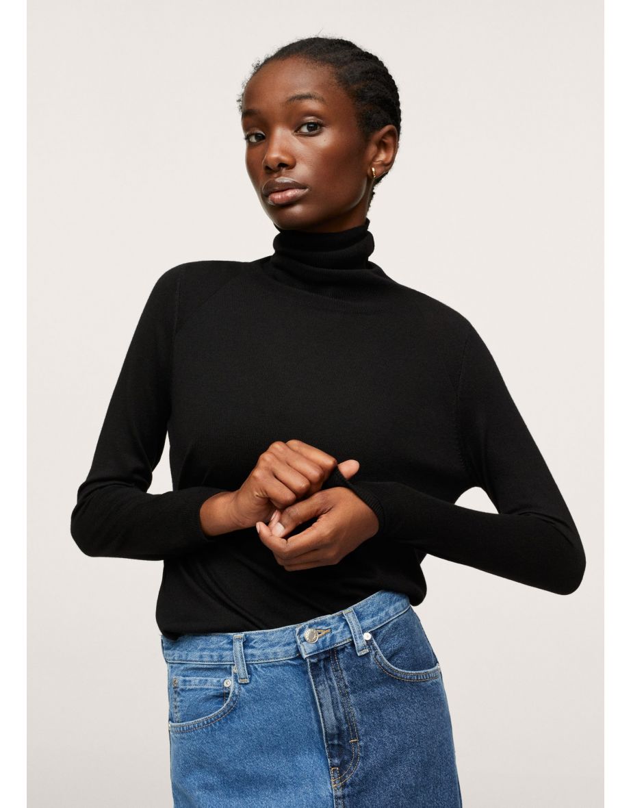 Turtleneck knitted sweater