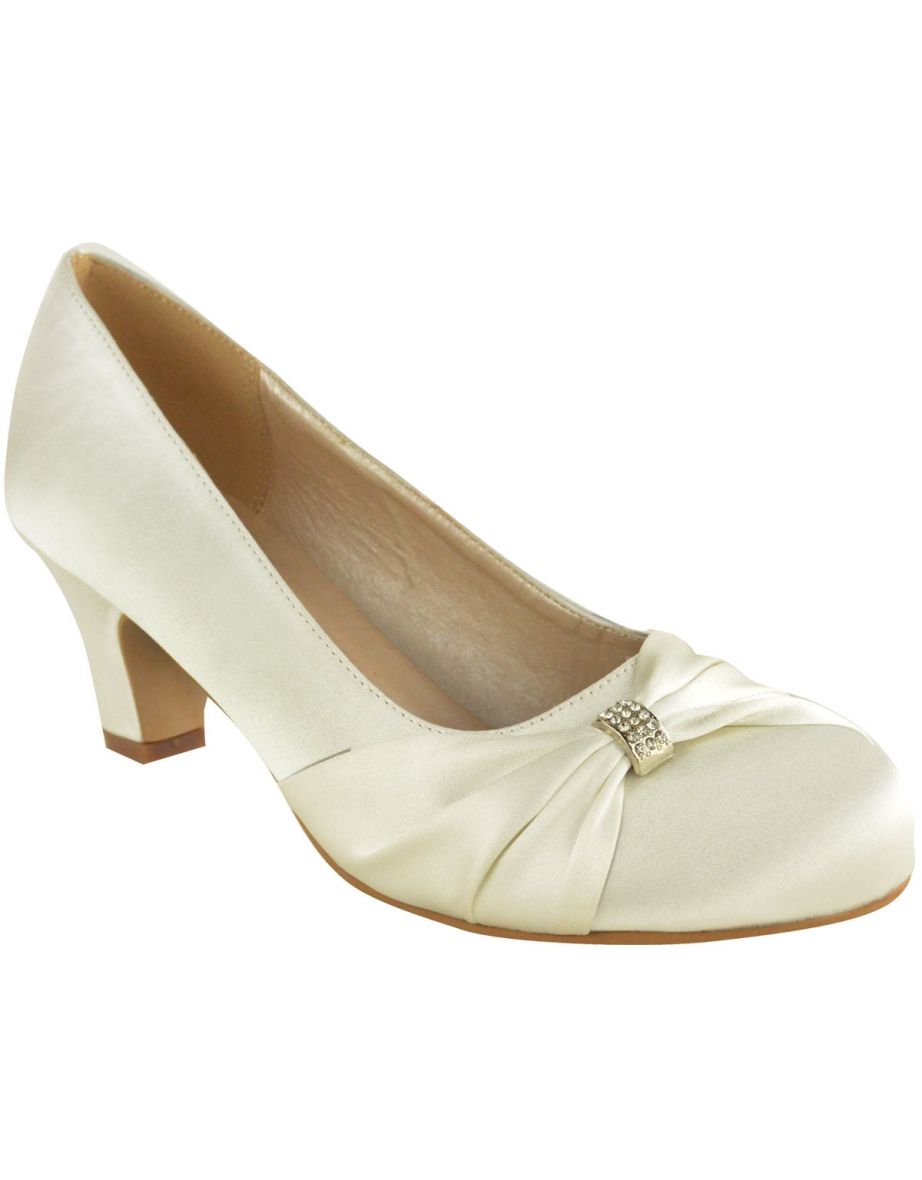 Cream court shoes low heel hotsell