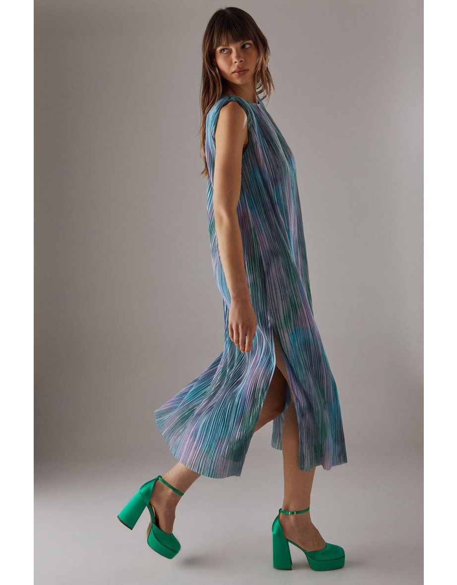 Faith: Cadence Satin Closed Toe Chunky Platform Heeled Shoes