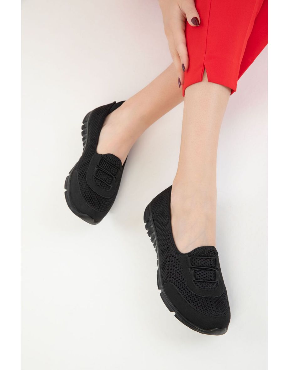 Women's Black-Black Sneakers