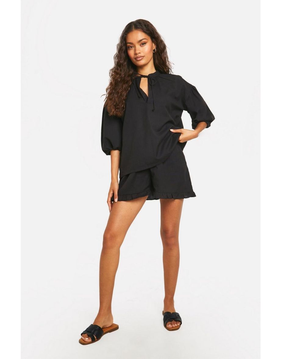 Frill Hem Detail Shorts - black