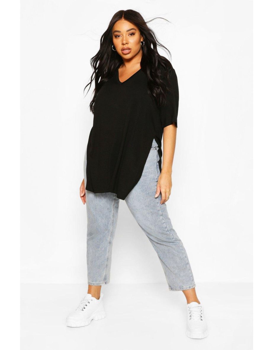 boohoo Maternity V Neck Side Split T-Shirt - Women's Plain T-shirts