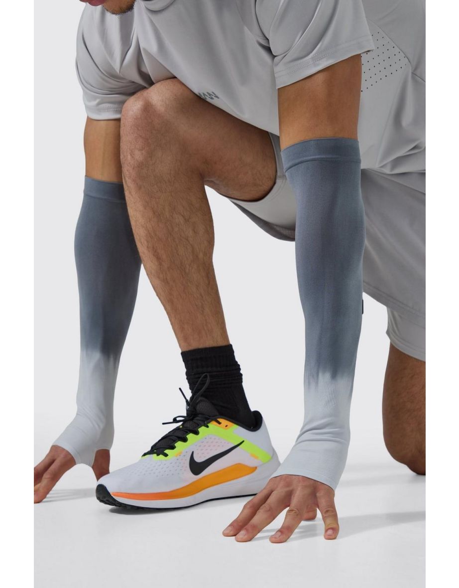 Man Active Seamless Ombre Arm Sleeves - grey
