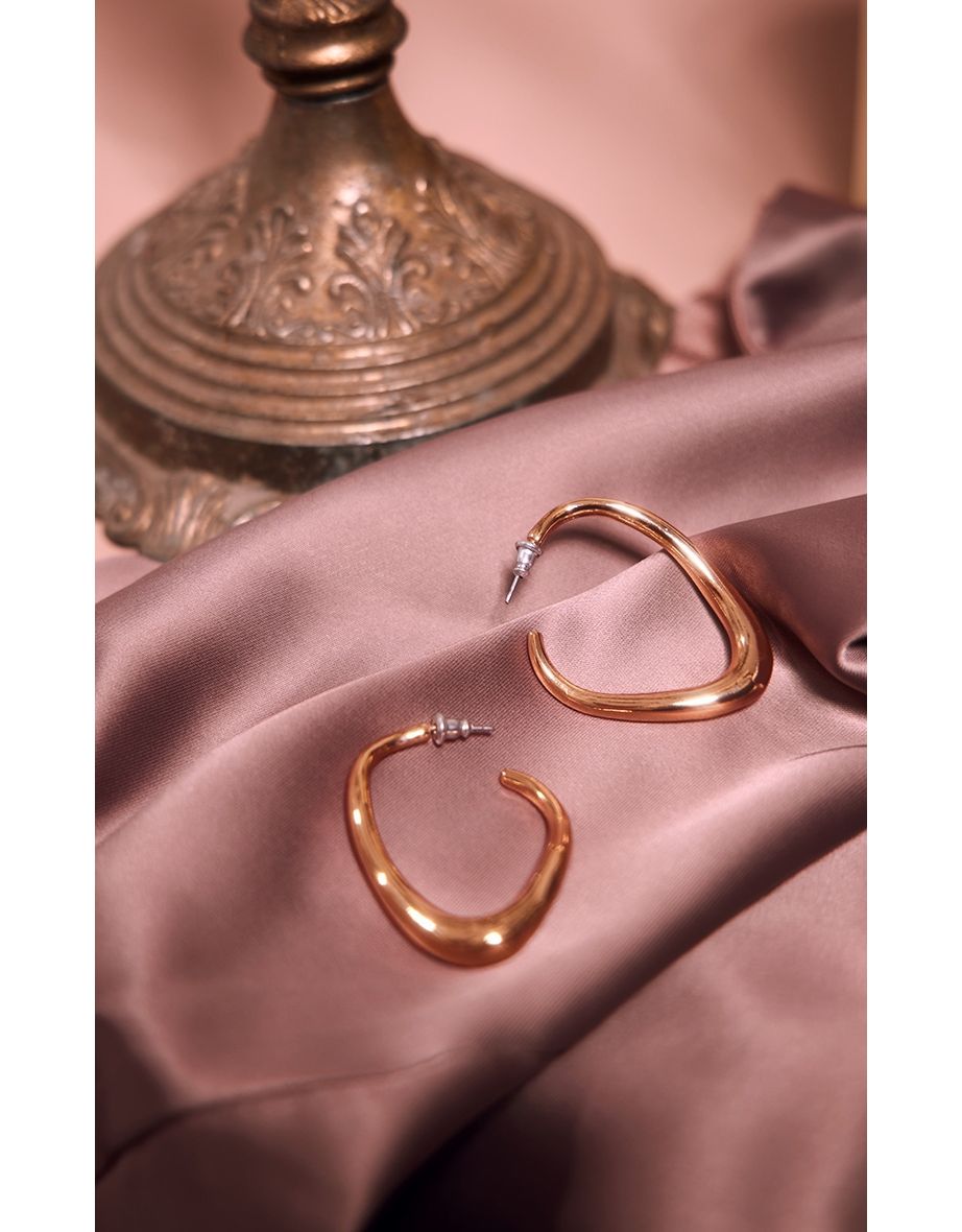 Gold Thin Curved Hoop Earrings - 2