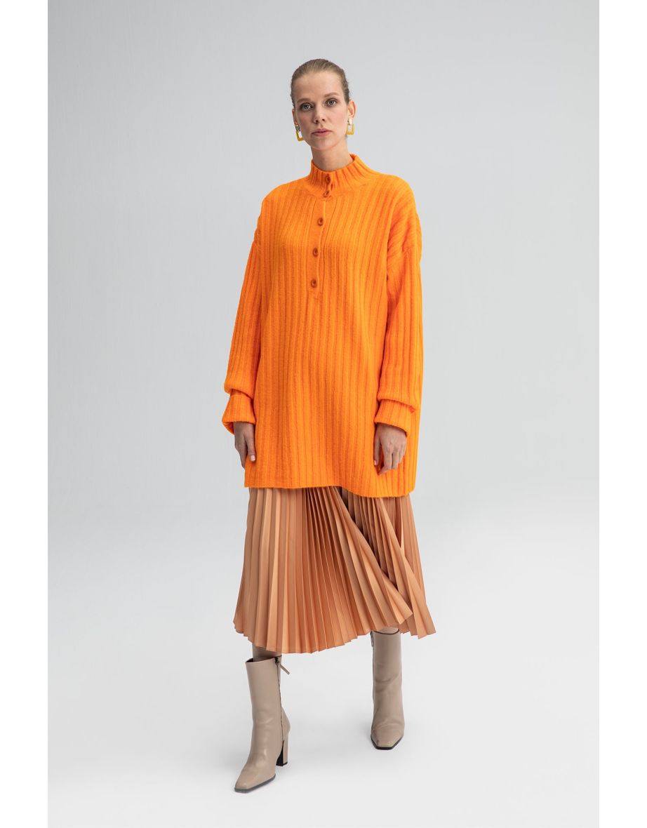 BUTTONED KNIT SWEATER WITH NECKBAND