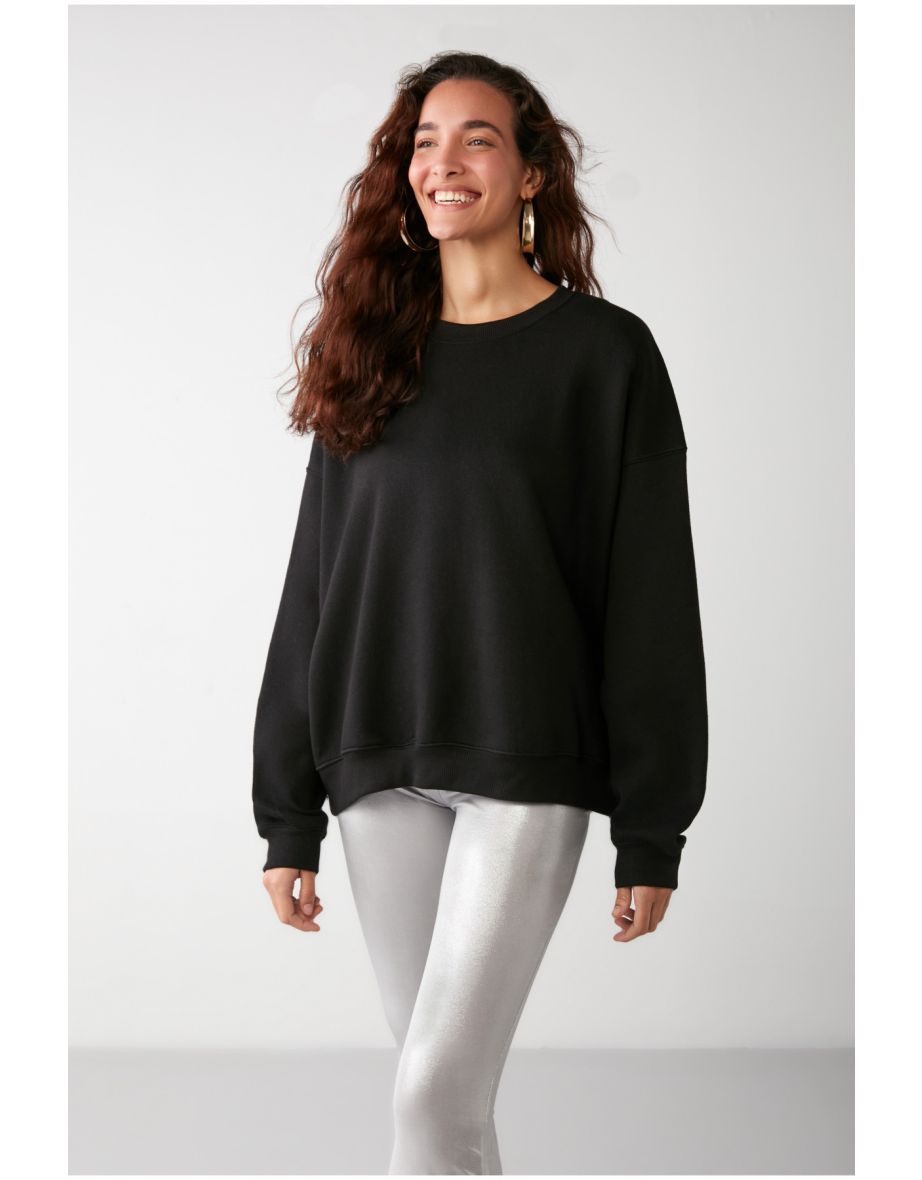 Susana Women's Crew Neck Fleece Oversize Fit Basic Black Sweatshirt - 4