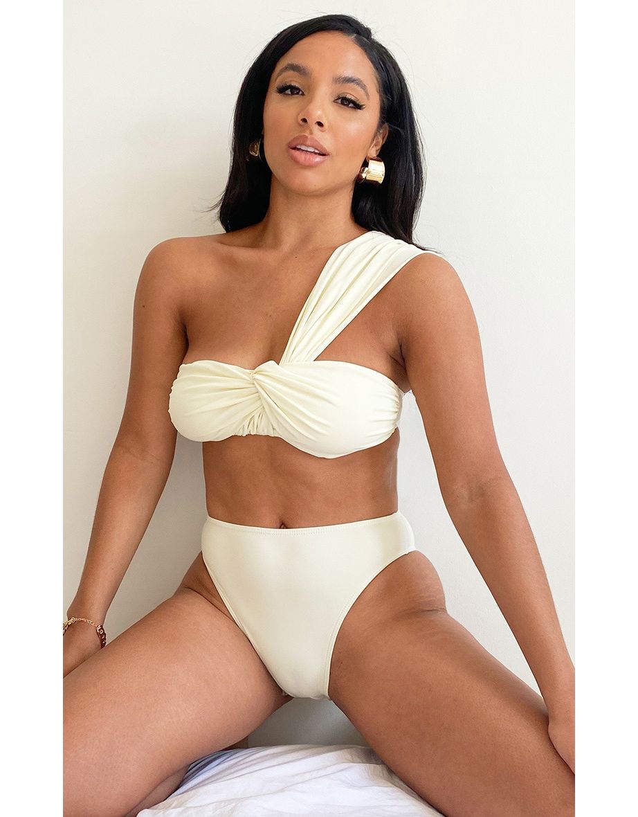 Buy Bikinis Prettylittlething in Bahrain VogaCloset