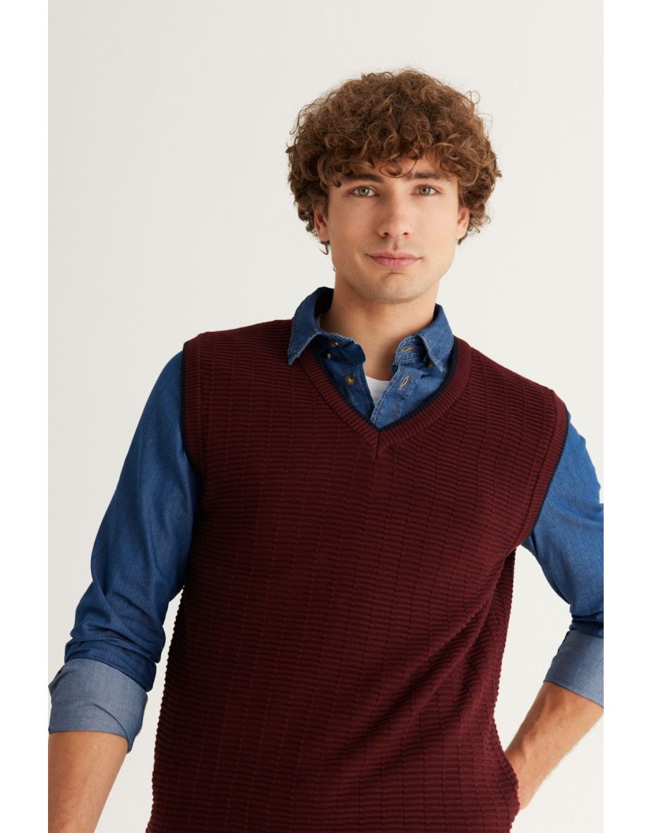 Men's Burgundy Standard Fit Normal Cut V-Neck Cotton Knitwear Sweater
