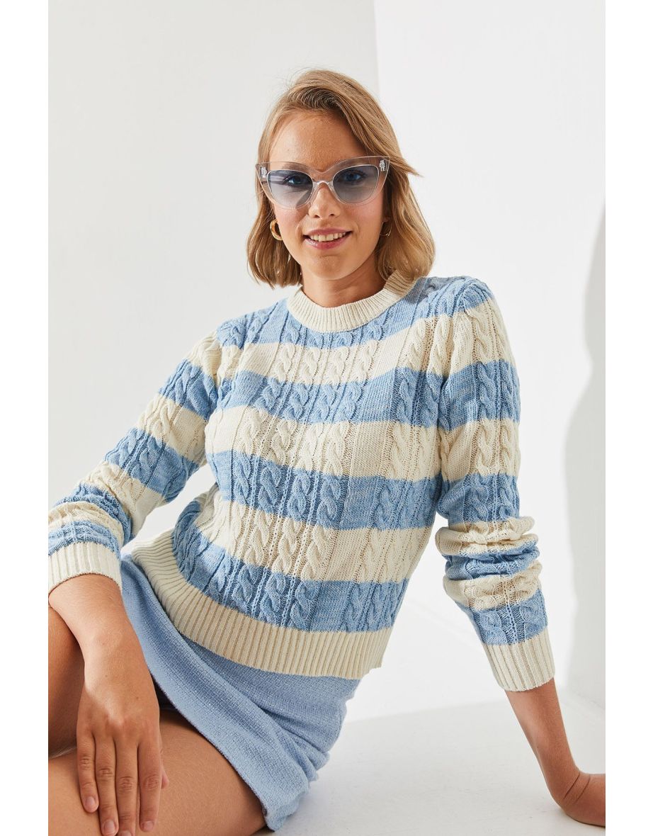 Women's Striped Crew Neck Sweater - 4