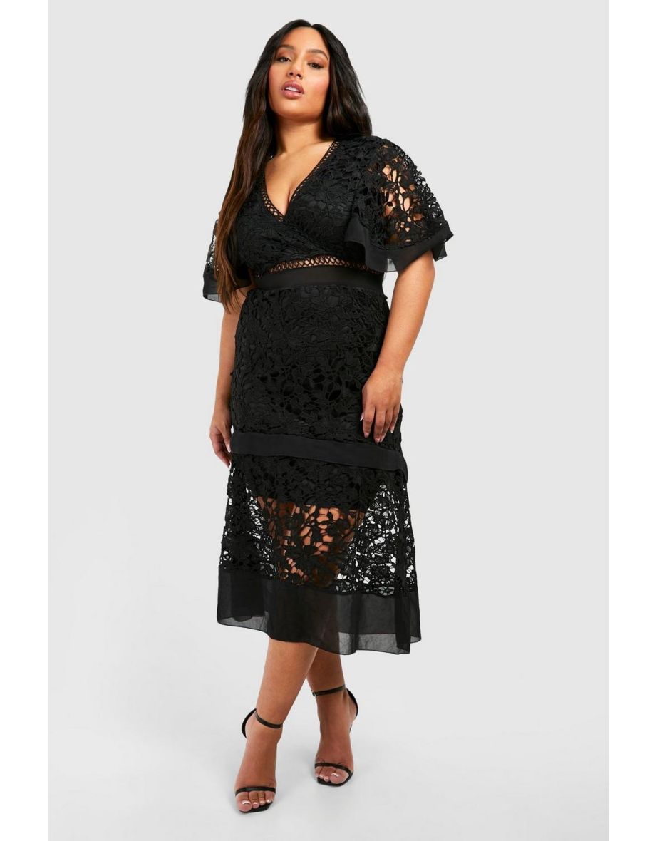 Plus Premium V Neck Tiered Lace Dress - black