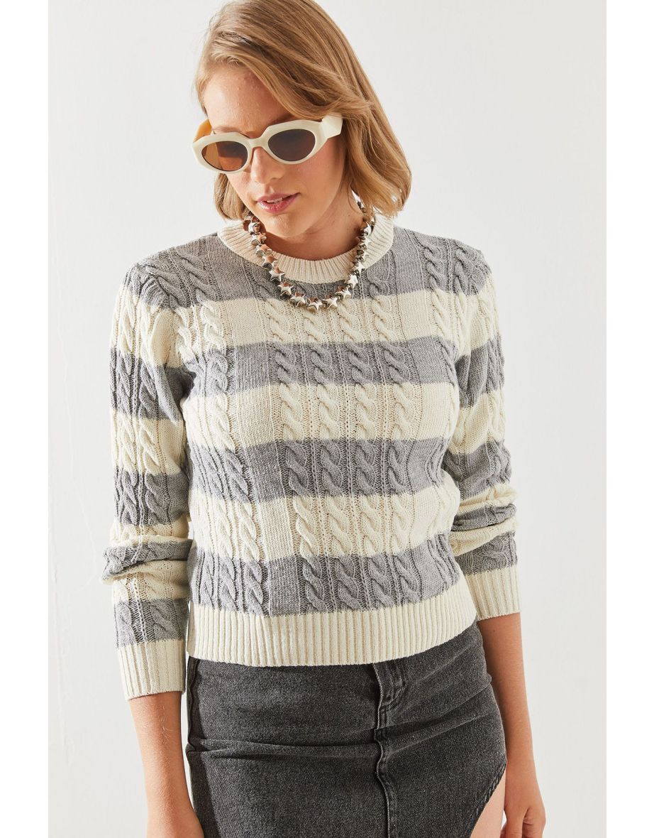 Women's Striped Crew Neck Sweater - 5