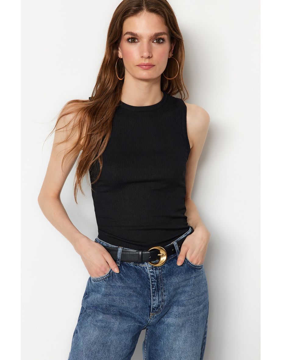 Black Fitted Crew-neck Creme Knit Undershirt Singlet