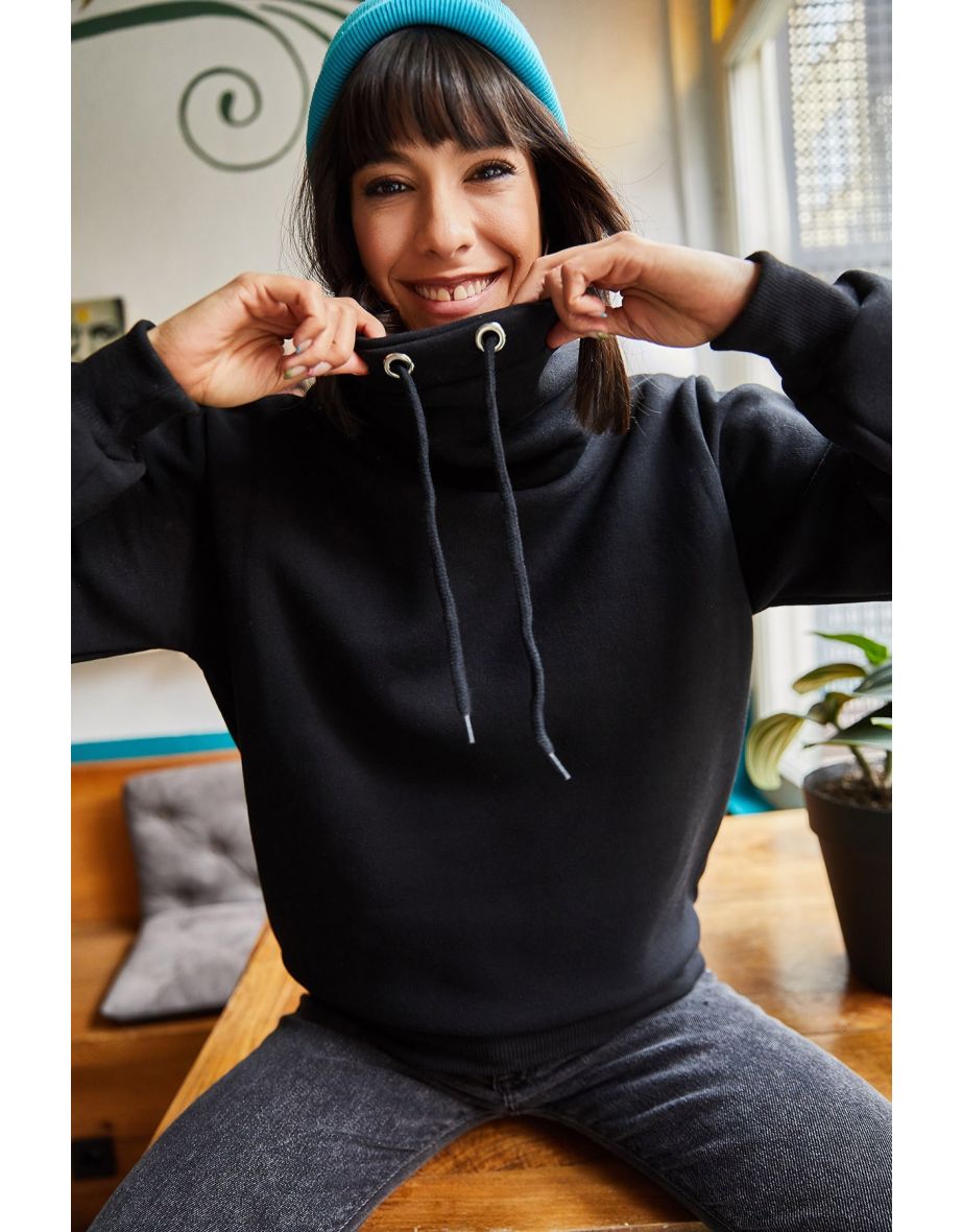 Women's Black Long Turtleneck Soft Textured Thick Sweatshirt