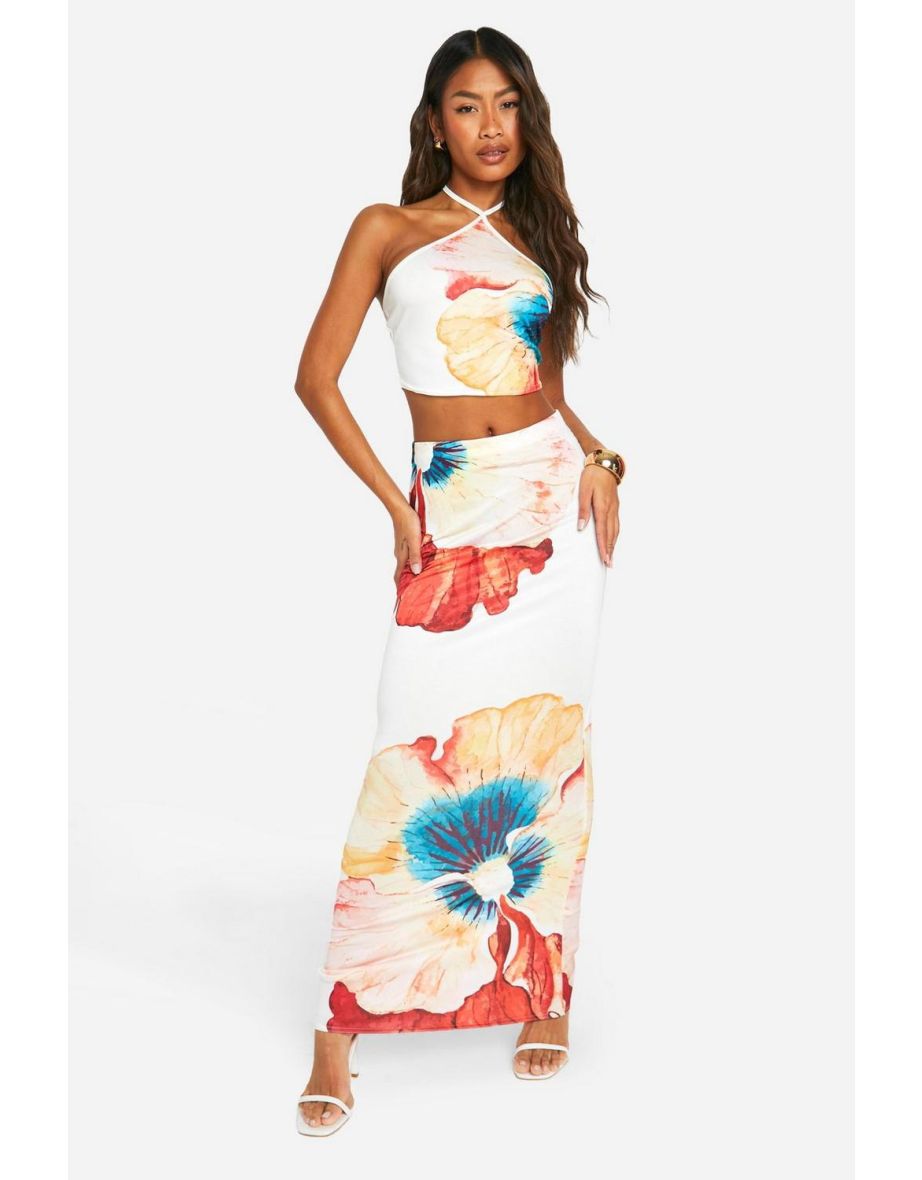 Shop Floral Halterneck Top And Tube Maxi Skirt Set Online in Qatar VogaCloset