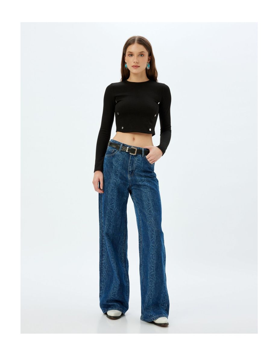 X Zeynep Bastık - Crop T-Shirt Long Sleeve Round Neck Button Detail