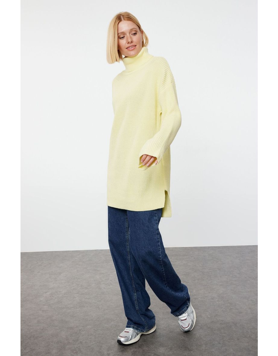 Light Yellow Turtleneck Knitwear Sweater
