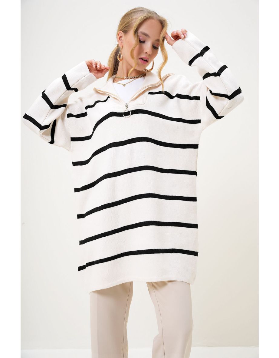 Women's Ecru Turtleneck Zipper Detail Striped Oversize Knitwear Sweater