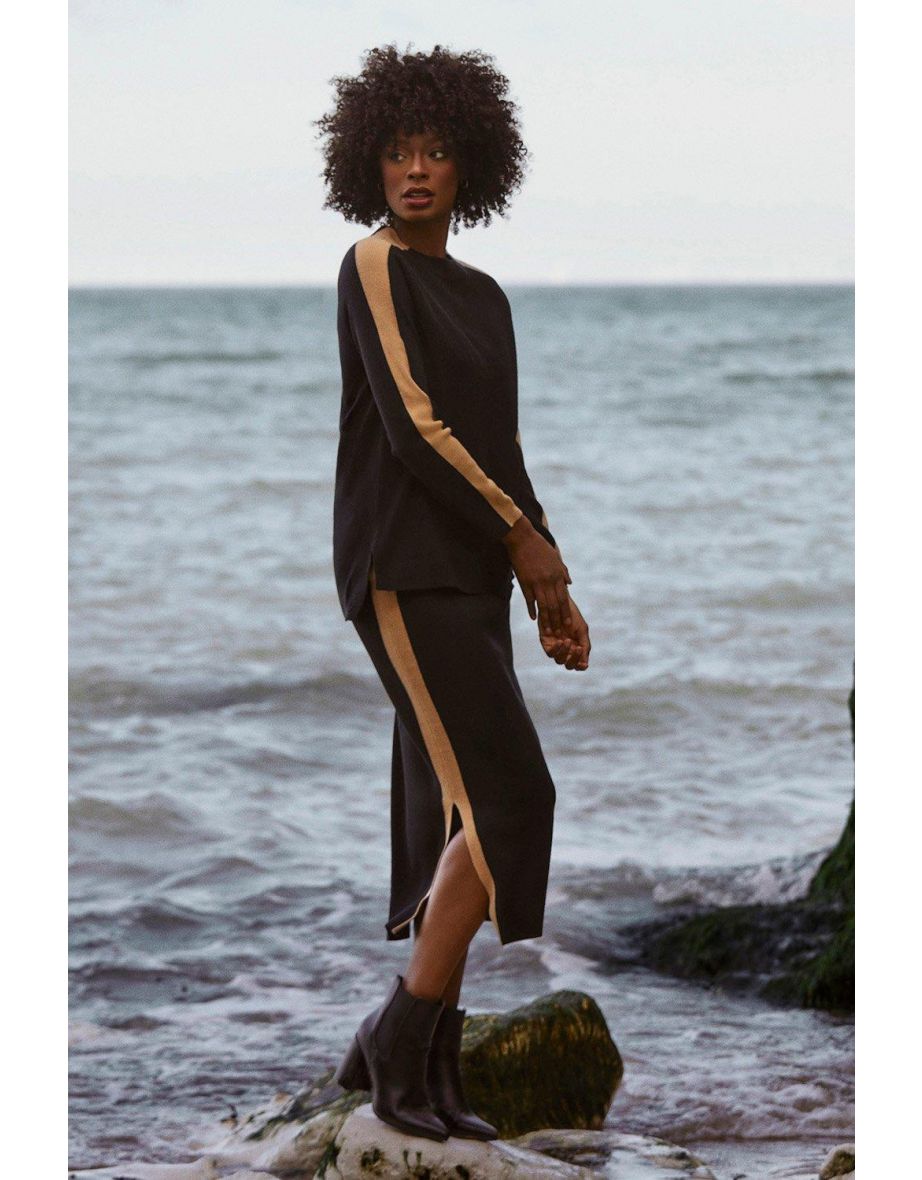 Black Side Stripe Knitted Skirt