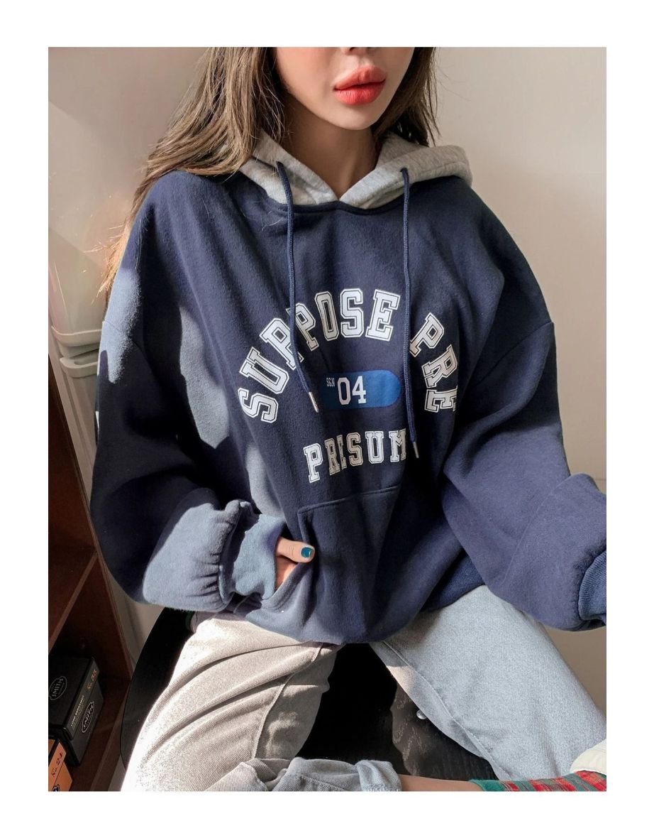 Women's Navy Blue Suppose Printed Oversized Sweatshirt. - 3
