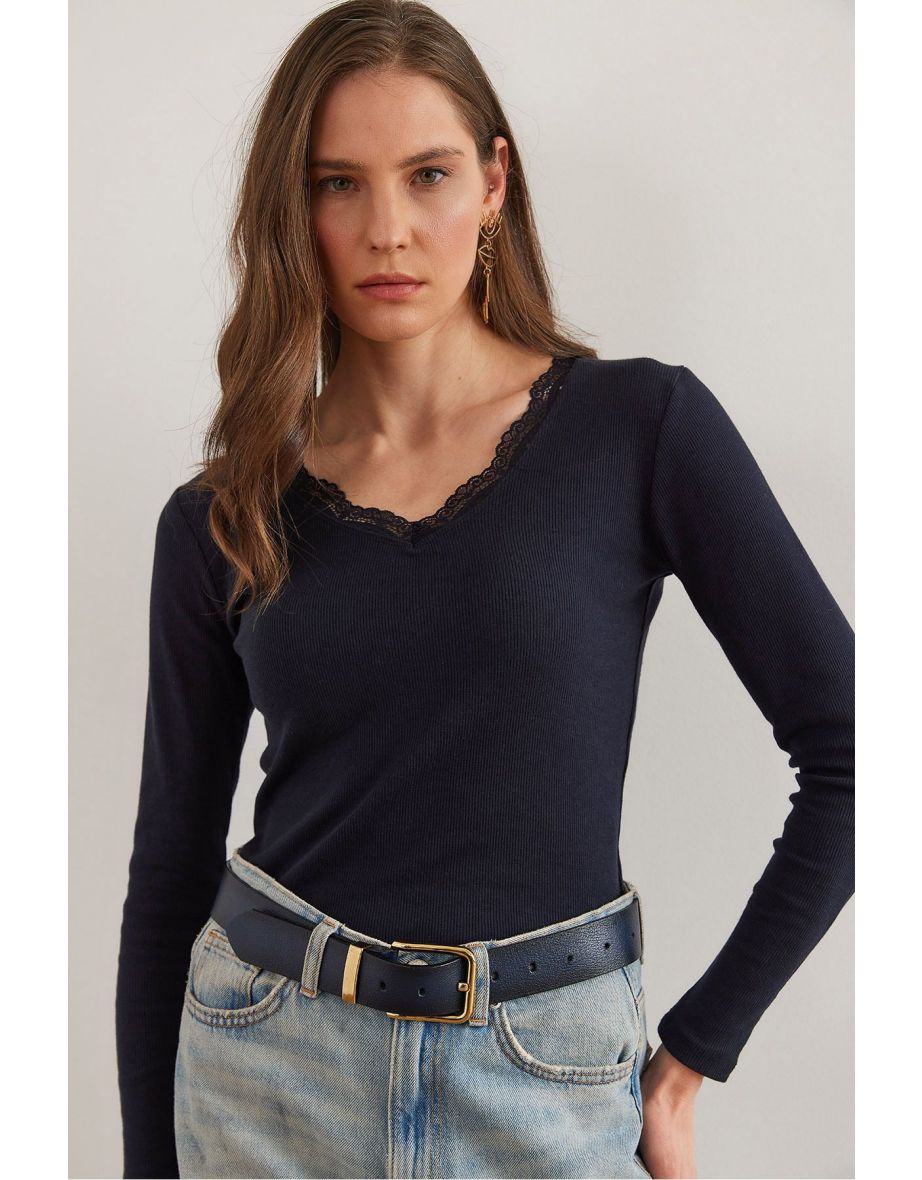 Women's Navy Blue Neck Lace V Neck Camisole Knitted Blouse