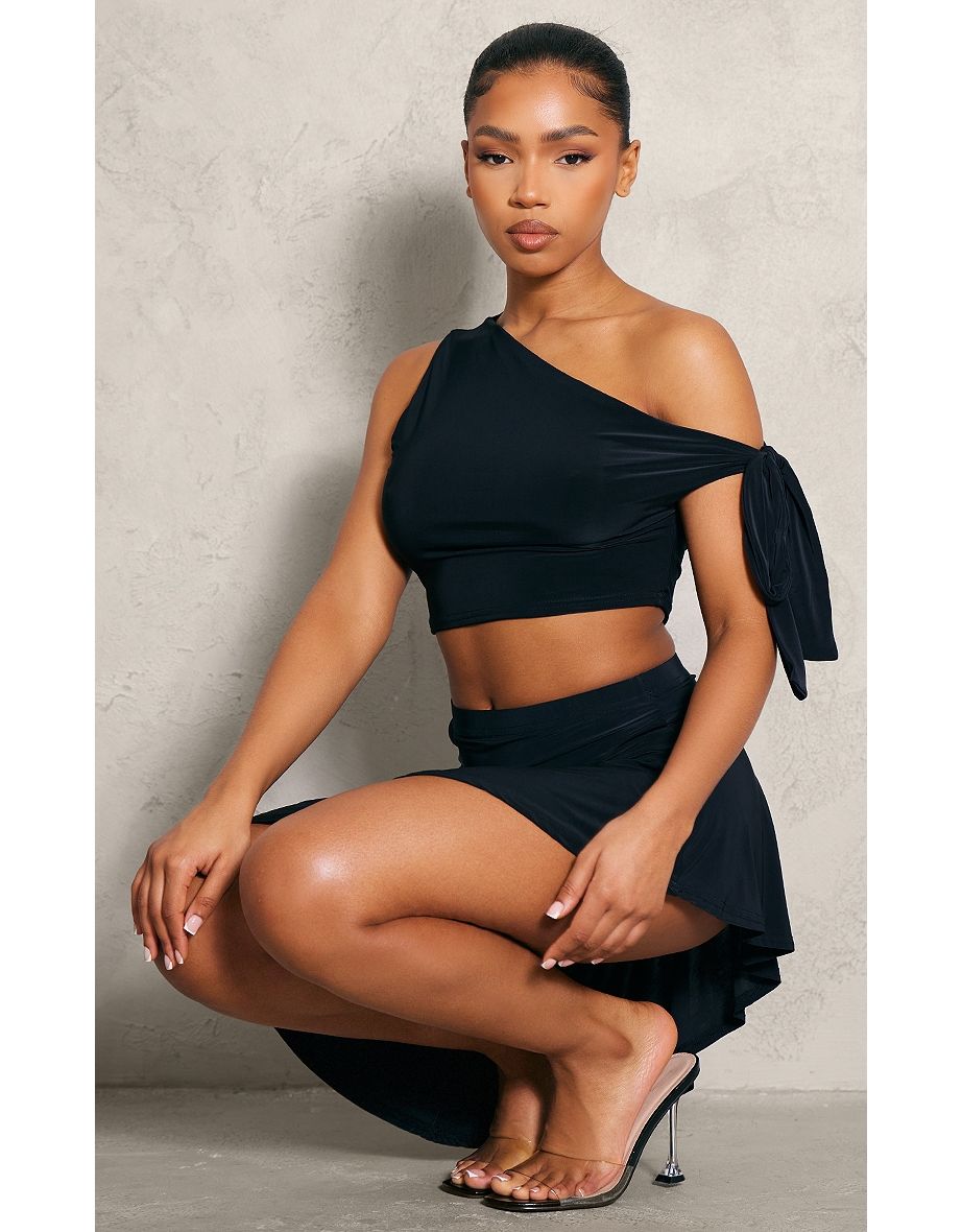 Black Slinky Sleeveless Knotted Crop Top