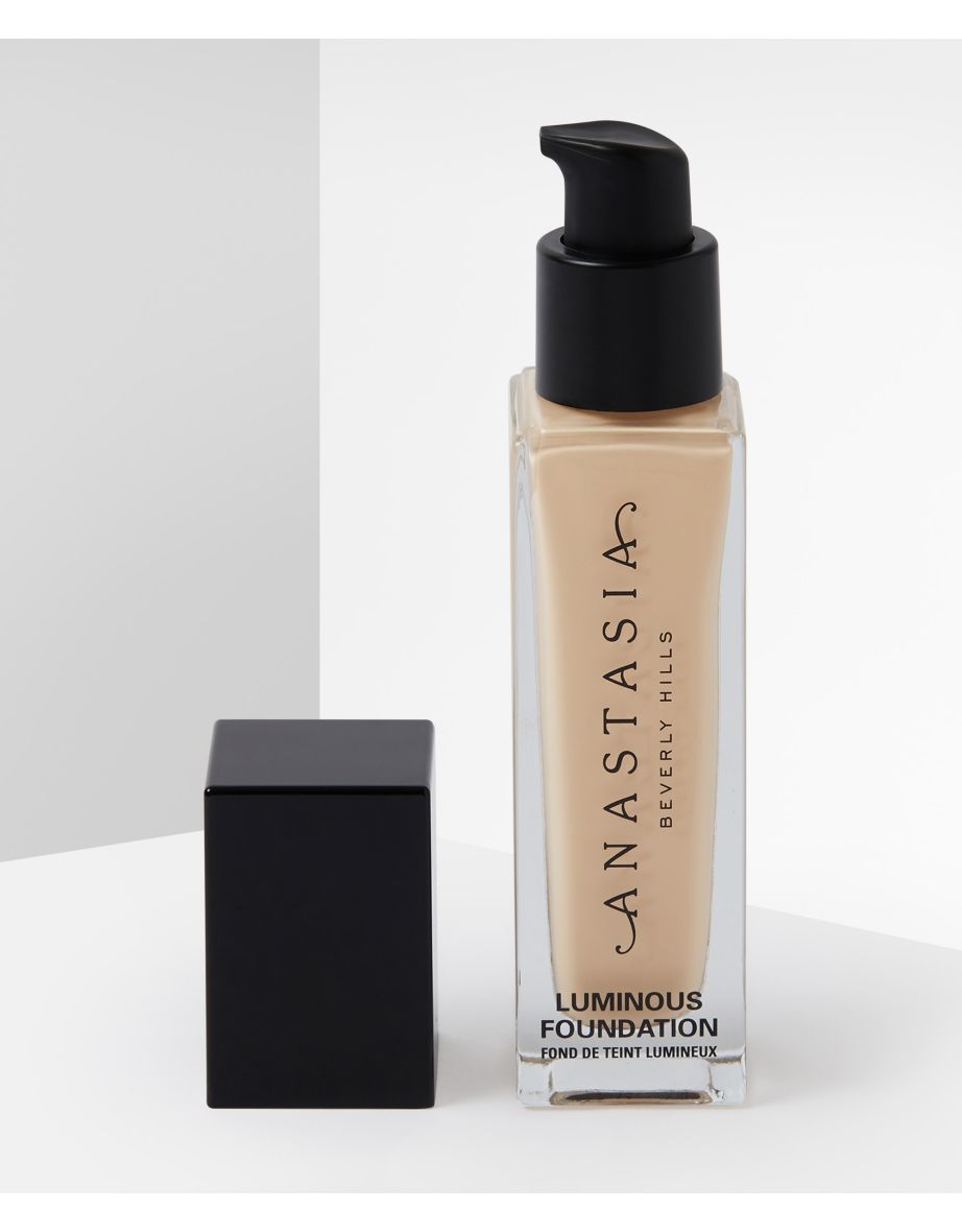 Luminous Foundation by Anastasia Beverly -120W