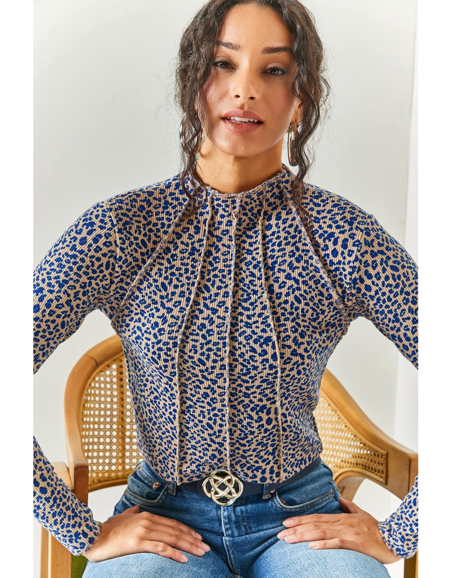 Women's Leopard Sax Sectional High Collar Lycra Crop Top