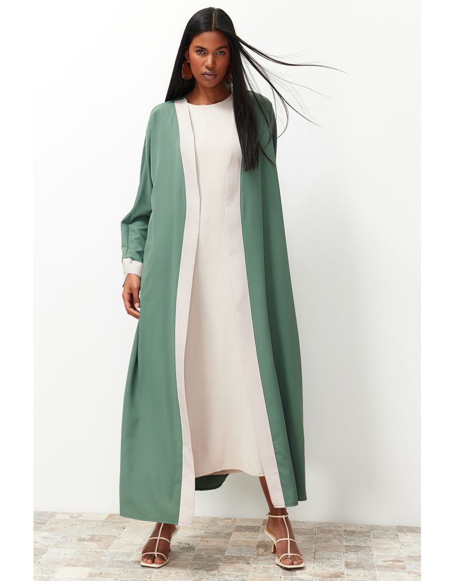 Green Color Block Long Woven Cap & Abaya