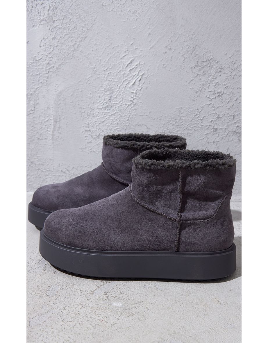 Grey Faux Suede Round Toe Thick Flat Sole Ankle Boots - 3