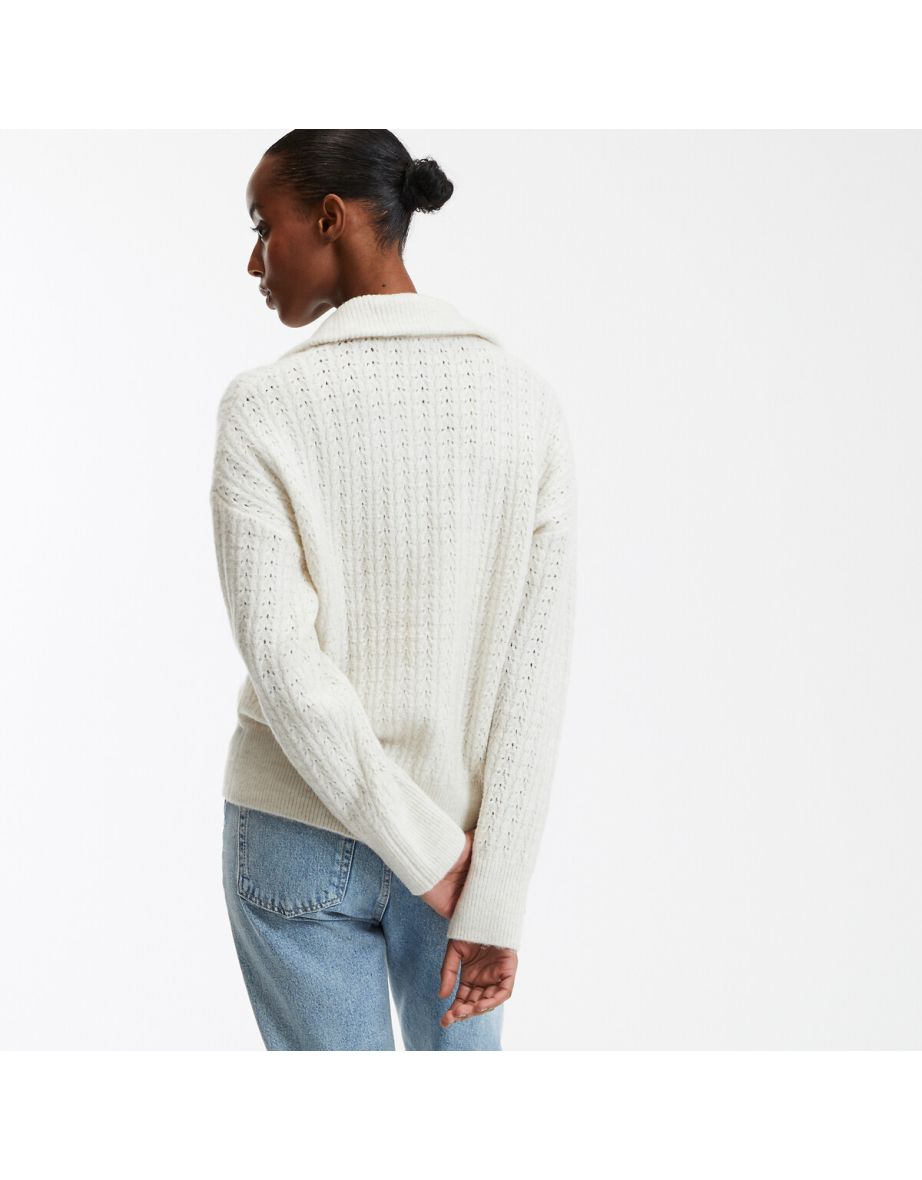Short Chunky Knit Cardigan with V-Neck - 3