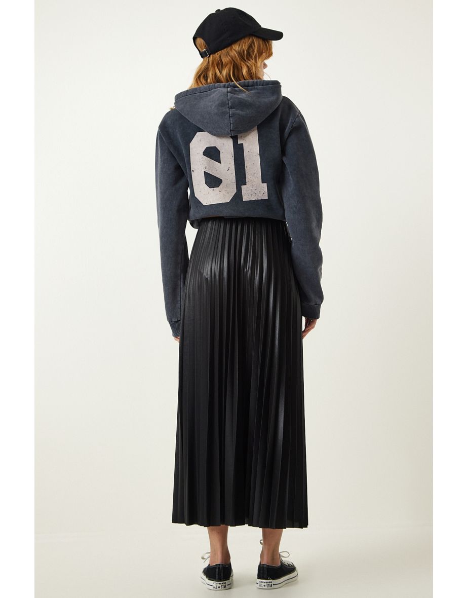 Women's Black Shiny Finish Pleated Knitted Skirt - 6