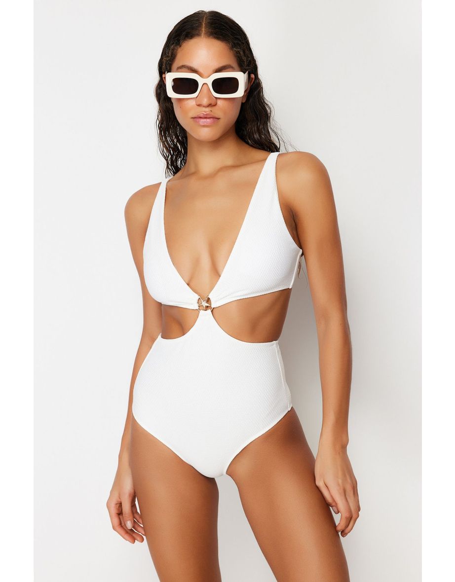 Textured Mayokini with Ecru Accessories