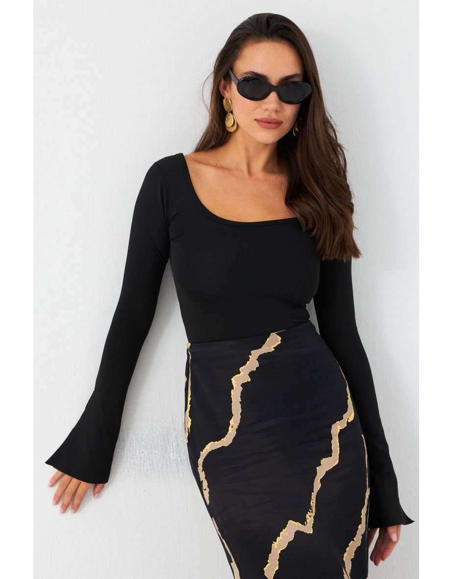 Women's Black Front Back U Crop Blouse
