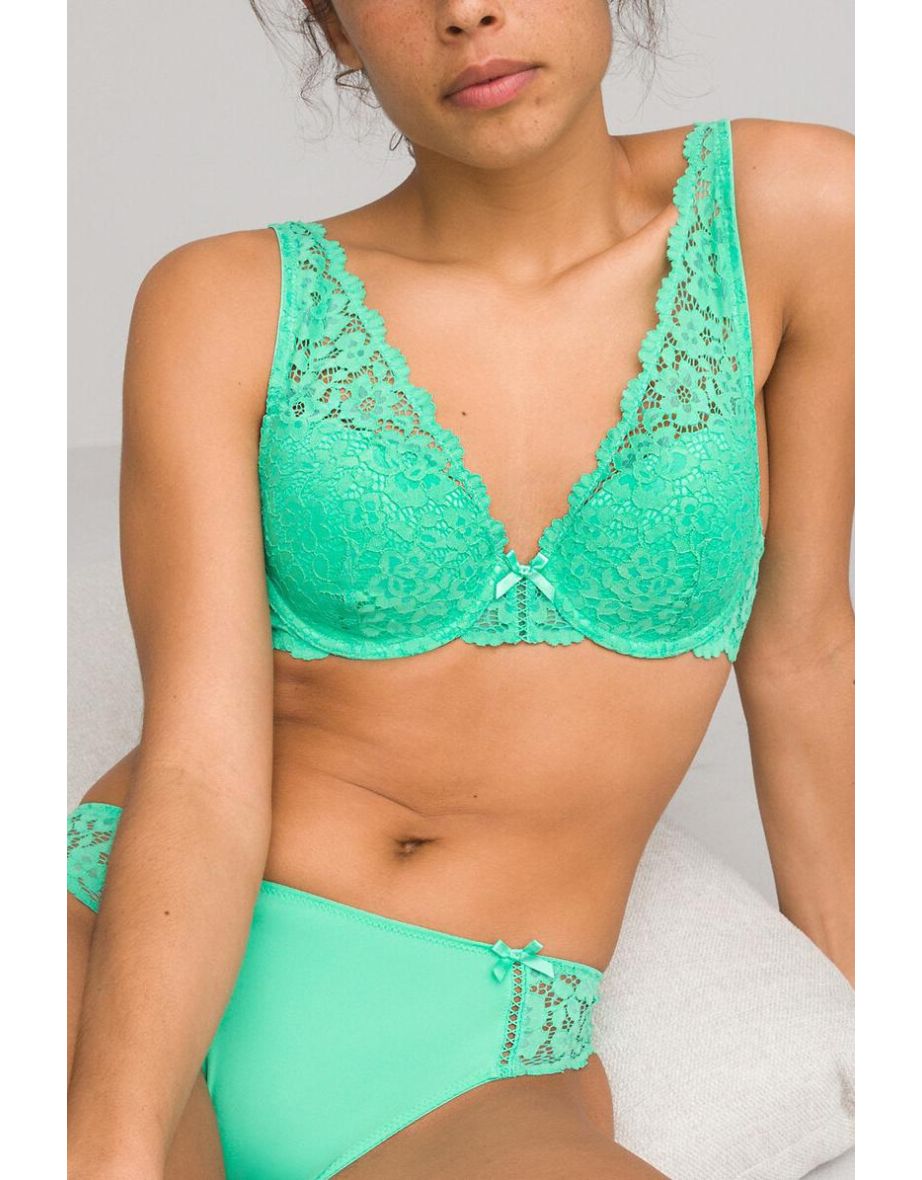 Lace Padded Halterneck Bra