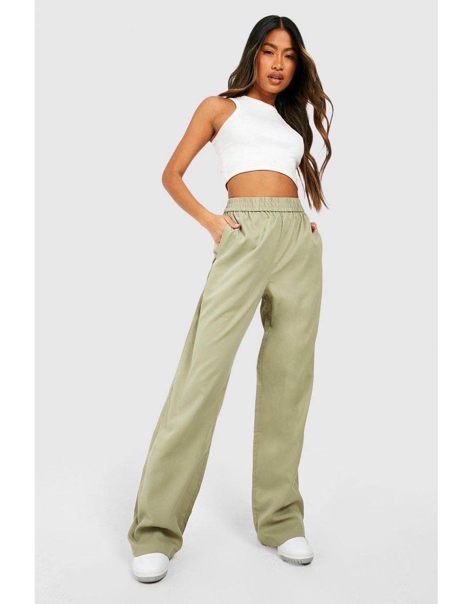 Buy Boohoo Trousers in Saudi, UAE, Kuwait and Qatar