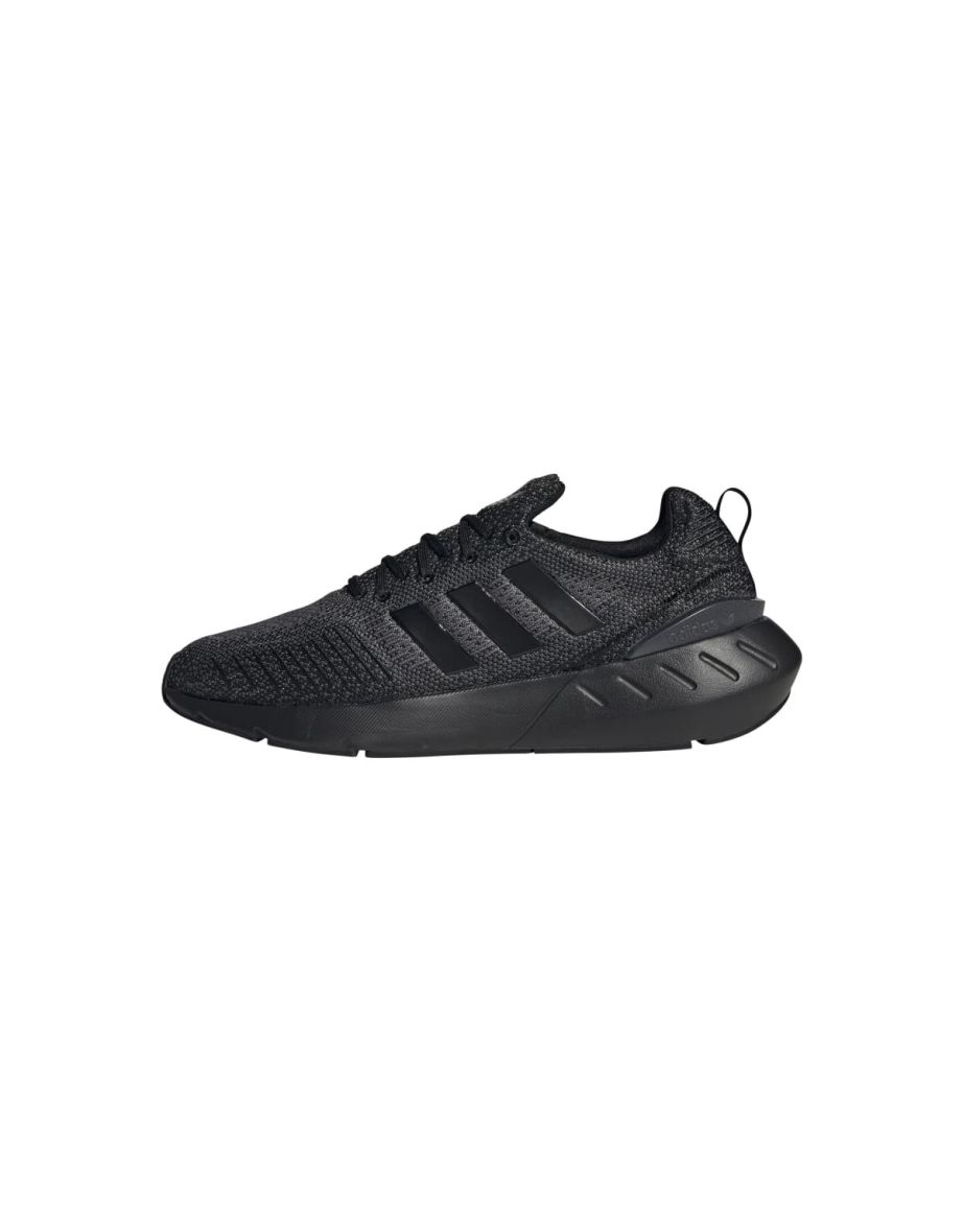 Men's adidas Originals Swift Run 22 Trainers in Black - 10
